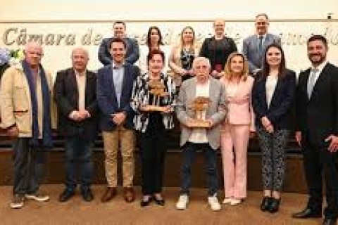 Em noite de emoção, Elza Wolkoff e Clécio Gobbi recebem troféu Silvia Zorzanello