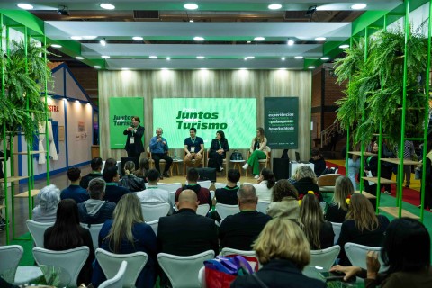 Sicredi Pioneira reforça apoio ao turismo no Festuris Gramado
