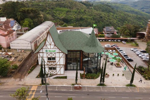 Sicredi Pioneira divulga horários de atendimento para o Natal e Ano Novo