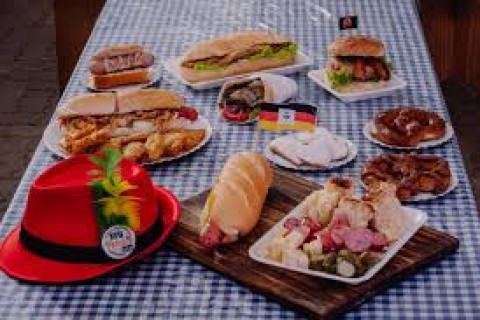 Nova Oktoberfest 2025 valoriza a gastronomia típica alemã com espaço Biergarten